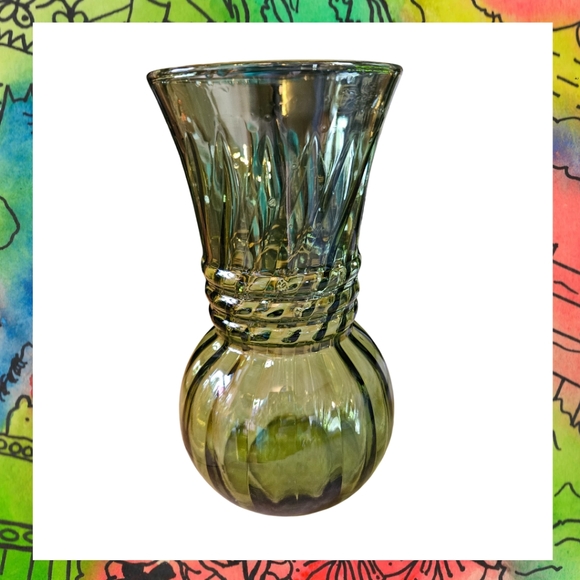 Green vase with rope detail - Picture 2 of 3